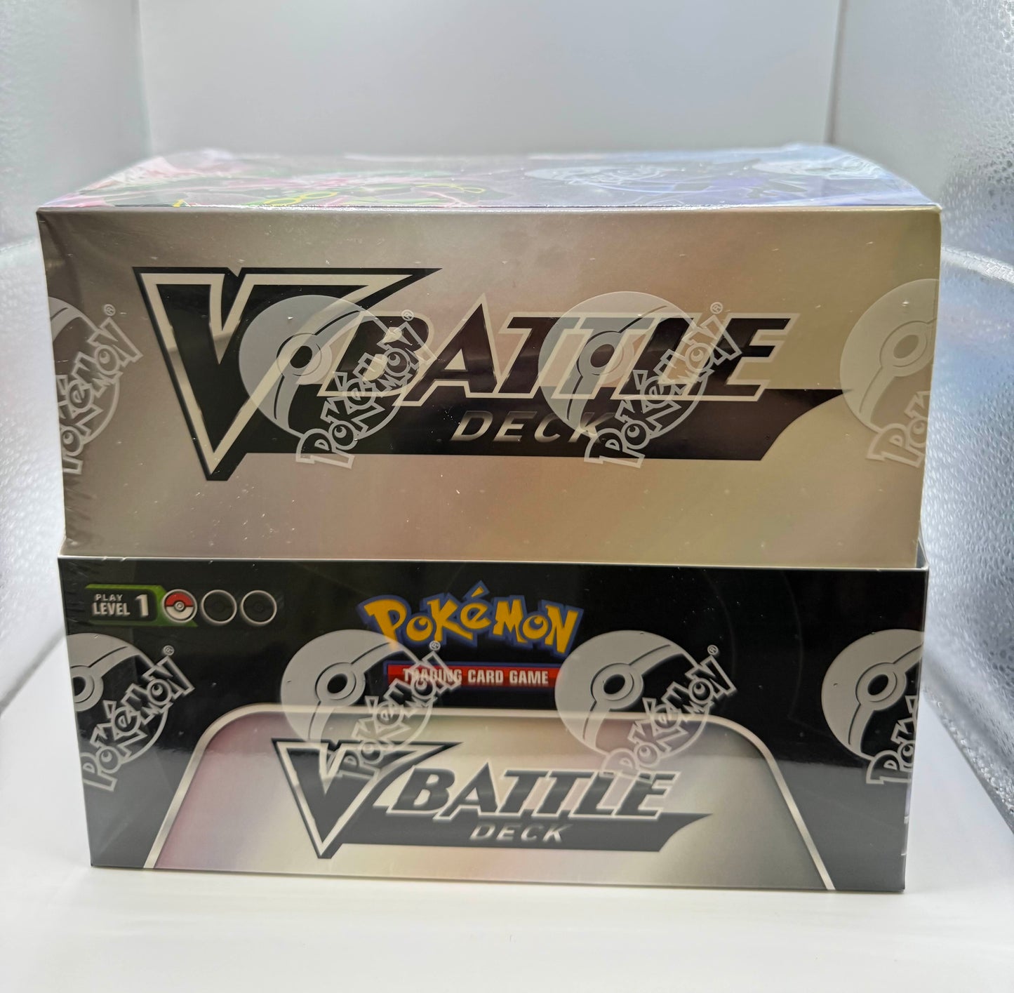 Pokémon TCG │ Battle Decks: Rayquaza V & Noivern V Display CASE (8 Decks)