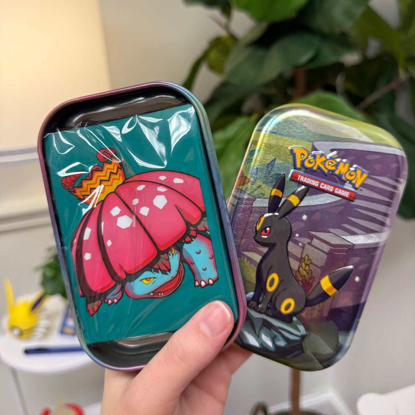Pokémon Mystery Mini Tin (Authentic TCG Accessories)