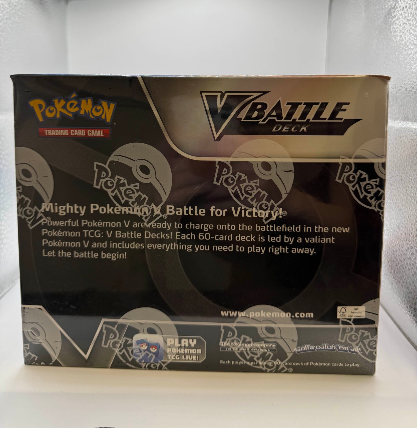 Pokémon TCG │ Battle Decks: Lycanroc V & Corviknight V DISPLAY CASE (8 Decks)