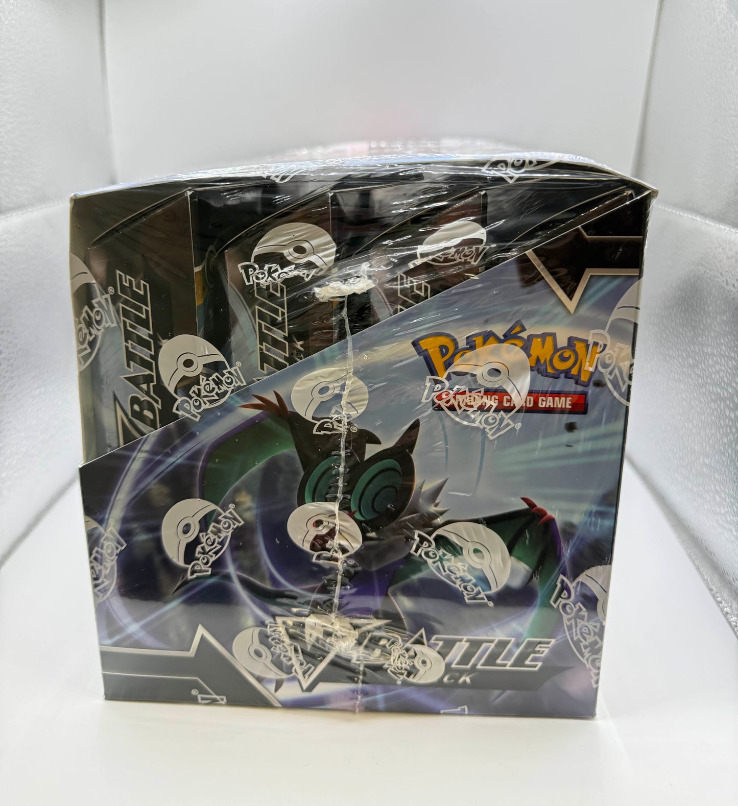 Pokémon TCG │ Battle Decks: Rayquaza V & Noivern V Display CASE (8 Decks)